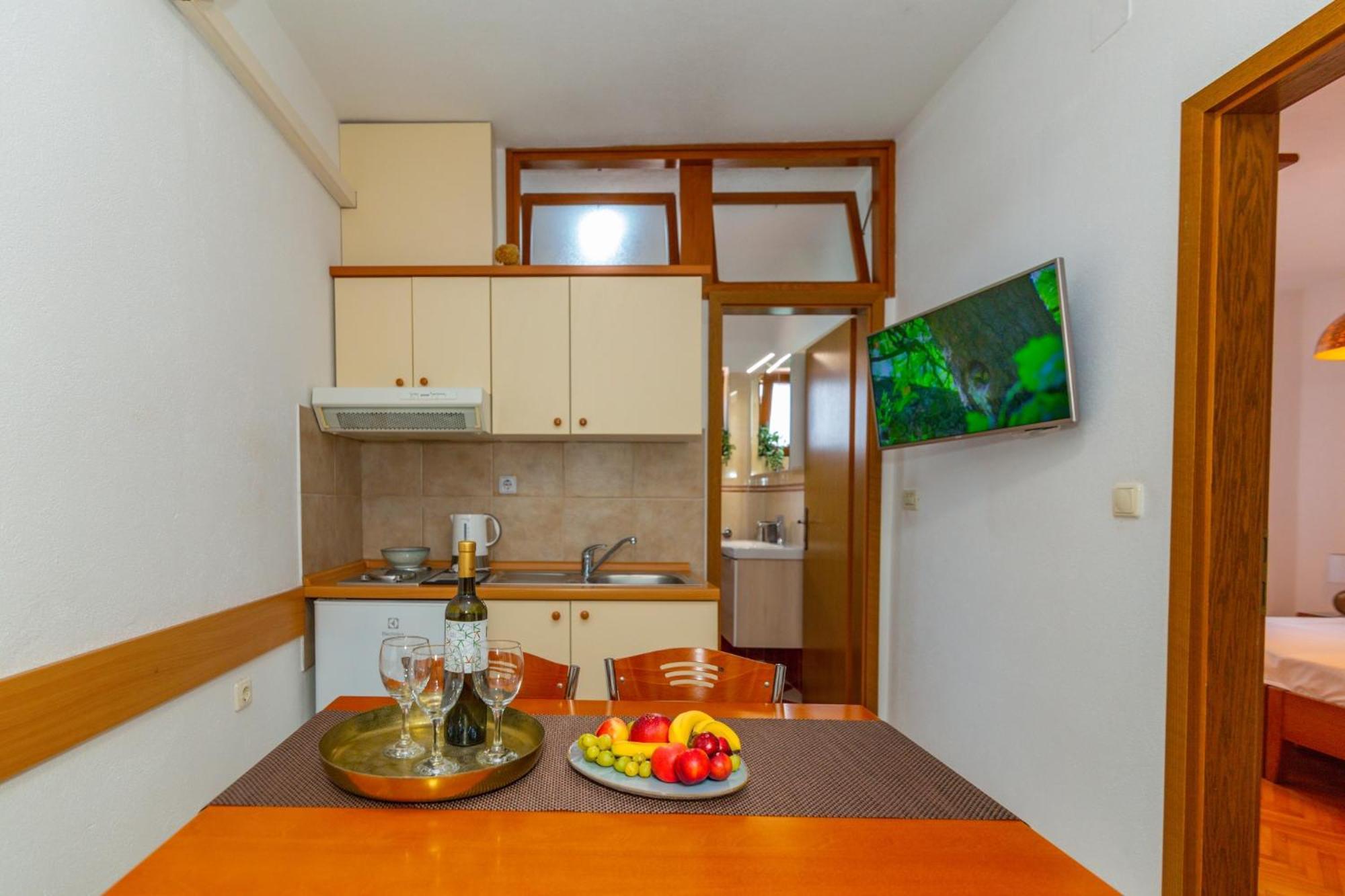 City Center Ana Apartments マカルスカ エクステリア 写真