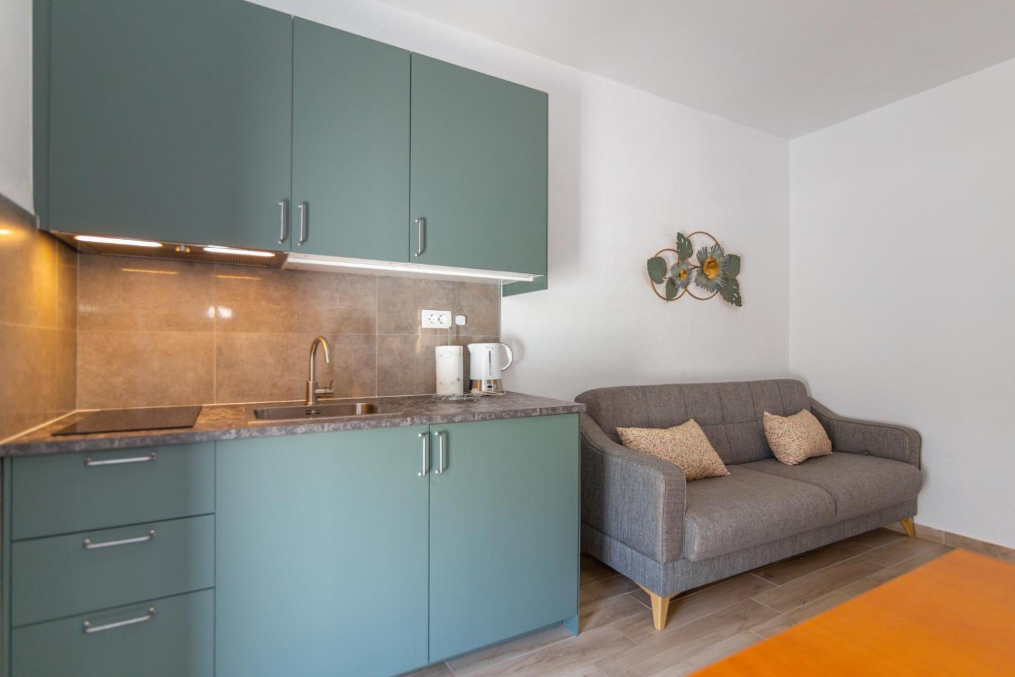 City Center Ana Apartments マカルスカ エクステリア 写真